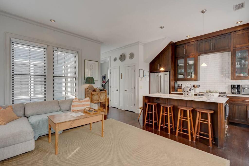 Elegant Sunlit Home With Private Rooftop Oasis Charleston Eksteriør bilde